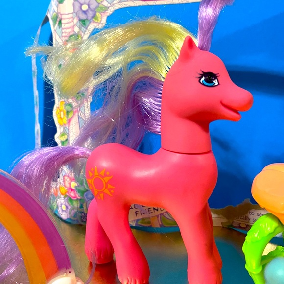 MY LITTLE PONY G2 VTG 1997 MAGIC MOTION FRIENDS SUNDANCE w/RAINBOW-VANITY-FENCE - Picture 8 of 14